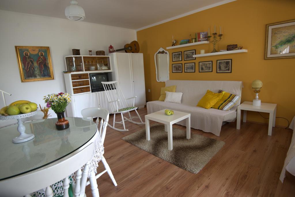 Apartment Honey And Milk Vrdnik Exteriér fotografie